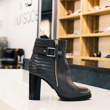 сапоги из натурального меха и кожи: Деми батильоны Nursace, новый, чёрный
36 размер — 1