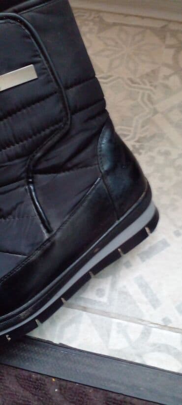 сапоги из натурального меха и кожи: Сапоги, очень теплые, почти новые, надеты 1раз. 39-размер. Материал — 3