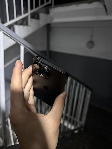 iphone mini 13: IPhone 13 Pro, Б/у, 128 ГБ, Black Titanium, Зарядное устройство, Защитное стекло, Чехол, 77 % — 3