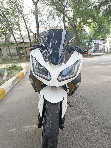Спортбайк Yamaha, 300 куб. см, Бензин, Взрослый, Б/у at lalafo.kg Спортбайк Yamaha, 300 куб. см, Бензин, Взрослый, Б/у