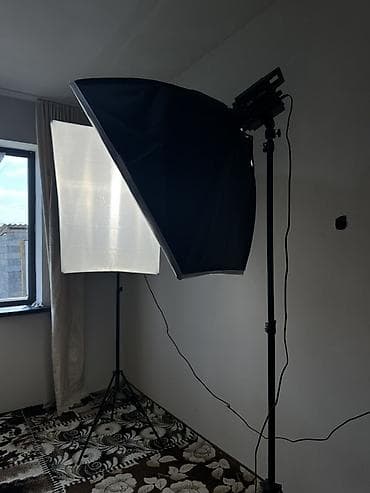 свет для студии: Комплект студийного света для фото/видео. Состав: - 2 стойки-штатива — 2