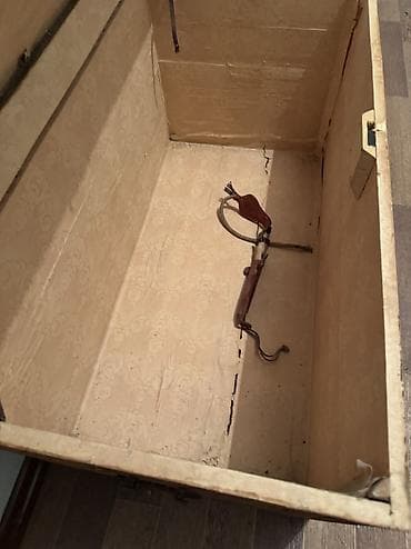 сундук деревянный: ПРОДАЮ ТРИ СУНДУКА 1. Черный 1,05х0,5 (выс.0,5)- 1,000 сом 2 — 6