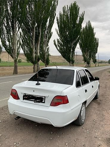 Daewoo Nexia: 2011 г., 1.5 л, Механика, Бензин, Седан