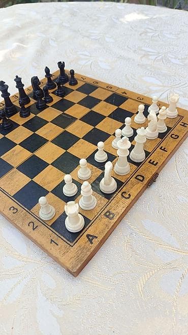 Шахматы: Шахматы советские с доской-футляром - Классический набор: 32 фигуры — 2