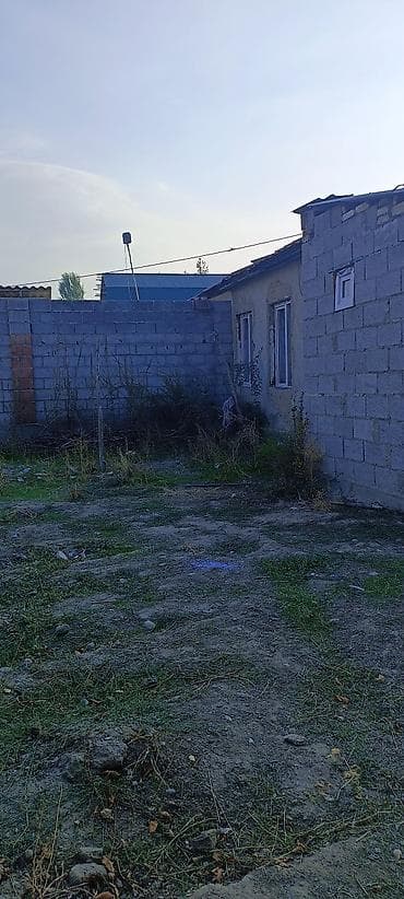 уч коргон: Продается жилой дом с внутренней отделкой и мебелью. Описание: - — 7