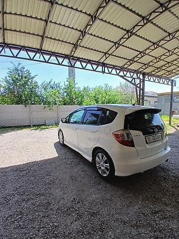 Honda Fit: 2010 г., 1.5 л, Автомат, Бензин, Хэтчбэк