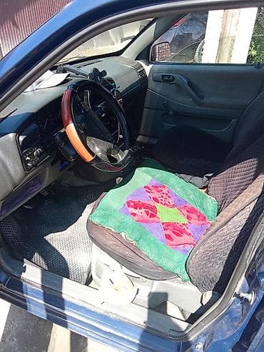 Volkswagen Passat: 1995 г., Седан