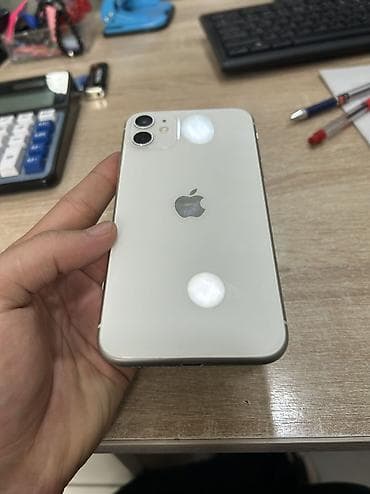 nokia e90: IPhone 11, Б/у, 128 ГБ, Белый — 2