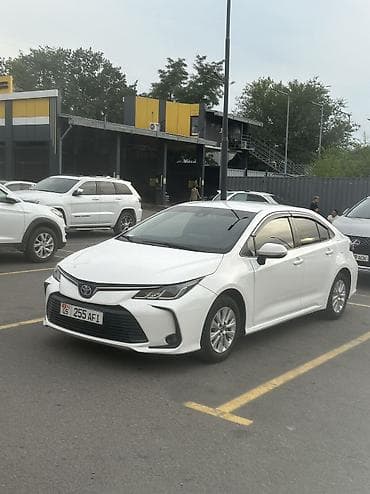 Унаа: Toyota Corolla: 2019 г., 1.8 л, Вариатор, Гибрид — 1