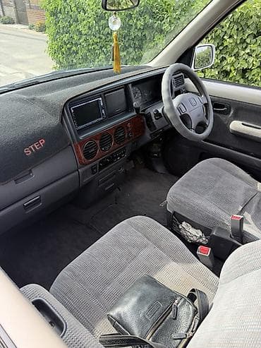 Продажа авто: Honda Stepwgn: 2000 г., 2 л, Автомат, Бензин, Минивэн — 5