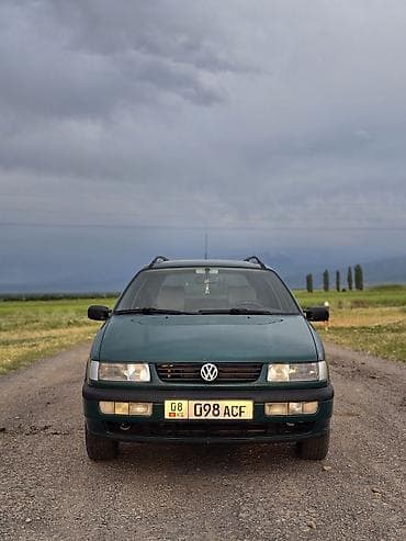 Volkswagen Passat Variant: 1994 г., 1.8 л, Кол менен иштөөчү, Бензин, Универсал — 1