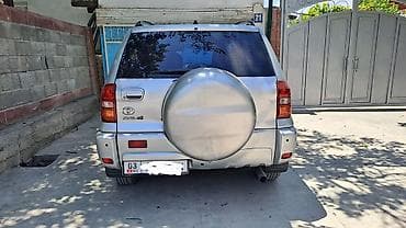Унаа: Toyota RAV4: 2005 г., 1.8 л, Кол менен иштөөчү, Бензин, Кроссовер — 2