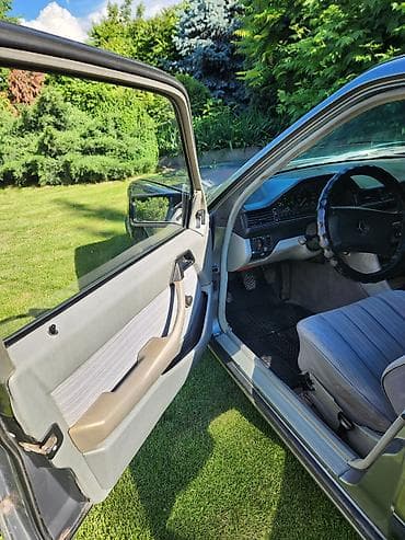 mers e124: Mercedes-Benz W124: 1986 г., 2.3 л, Механика, Бензин, Седан — 4