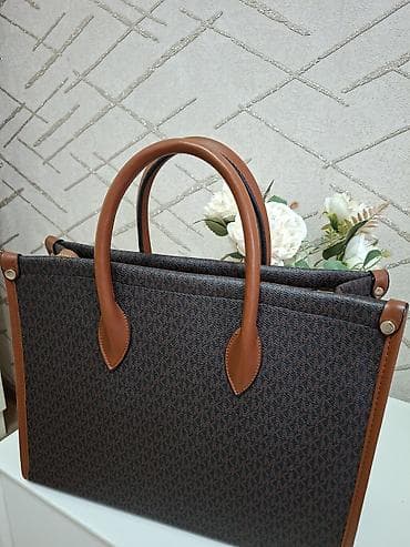 сколько стоит сумка шоппер: Сумка-тоут Michael Kors из натуральной кожи. - Форм-фактор: жесткий — 2
