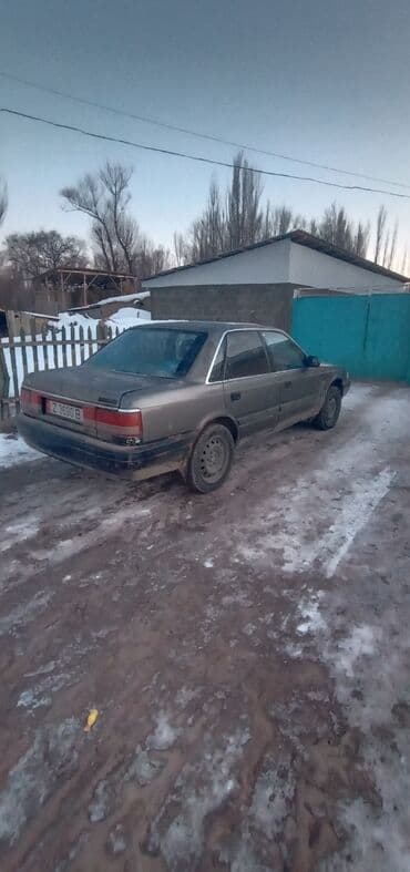 продаю в связи с переездом: Mazda 626: 1989 г., 2 л, Механика, Бензин, Седан — 6