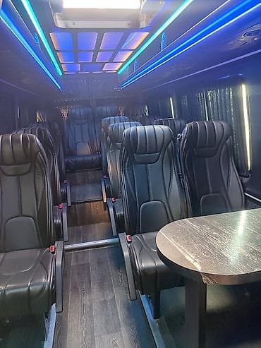 конд: Пассажирский микроавтобус Mercedes‑Benz Sprinter (длинная база — 10