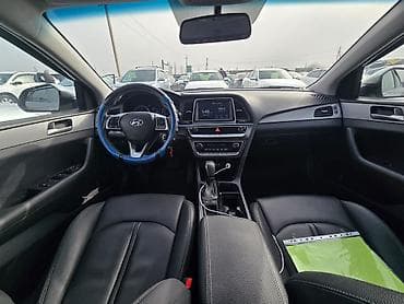 golf variant: Hyundai Sonata: 2021 г., 2 л, Газ — 7