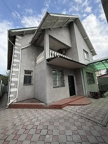Недвижимость: Продается 
большой дом 
2 х этажный 
Цена 490$ — 4