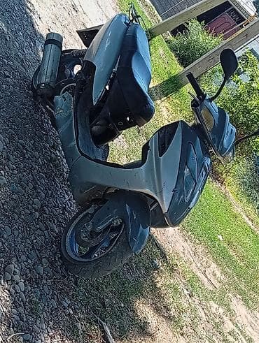 Скутеры: Скутер классической компоновки с автоматической трансмиссией — 1