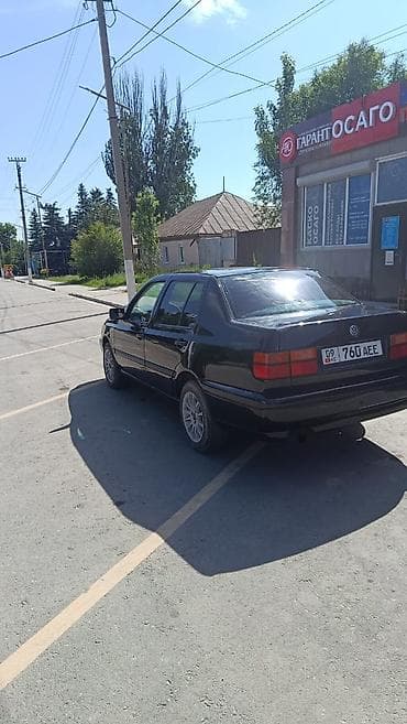 щит приборка: Volkswagen Vento: 1993 г., 1.8 л, Механика, Бензин, Седан — 3