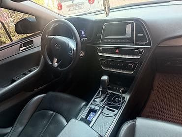 Hyundai Sonata: 2018 г., 2 л, Автомат, Газ, Седан — 4