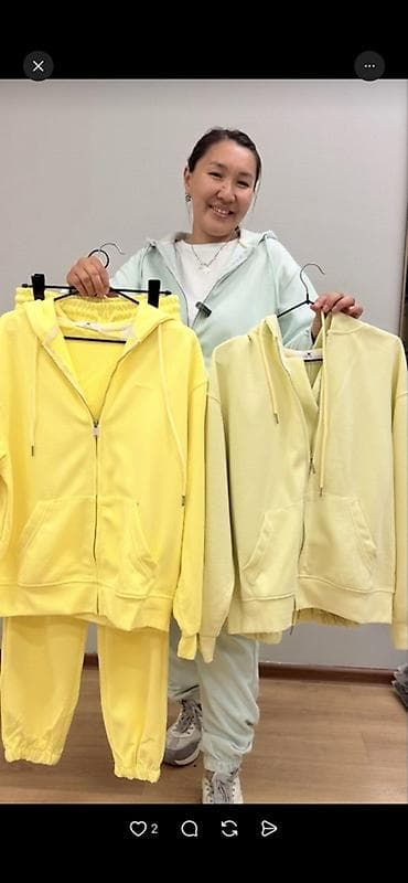 дедские одежды: Женский спортивный костюм-двойка в пастельных оттенках. Состав — 1