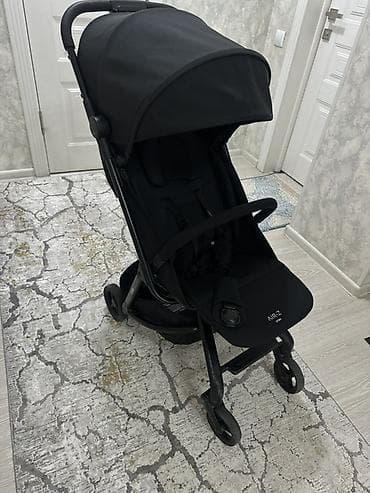 Прогулочная коляска One+ Air-Z (черная) - Легкая компактная модель