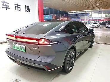 corolla e150: Changan : 2025 г., 1.5 л, Робот, Электромобиль, Лифтбек — 9