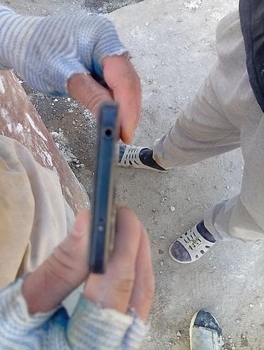 самсунг 5 с: 6/256 Основные особенности: - Экран с плоским стеклом, тонкие рамки — 4