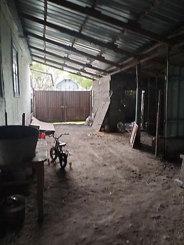 распродажа гаража: Продаётся дом в селе Будённовка с участком 18 соток.Помимо дома — 8