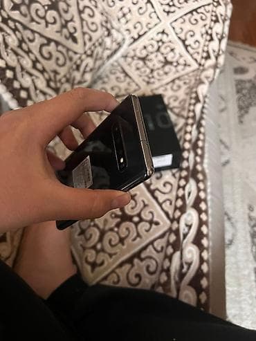 apple 5s iphone: Samsung Galaxy S10 Plus, цвет - Черный — 6