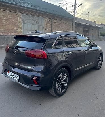 электромобил авто красовер: Kia Niro: 2020 г., 1.6 л, Автомат, Гибрид, Кроссовер — 5