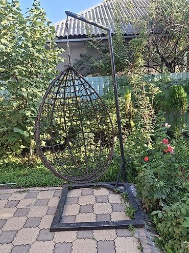 Подвесное кресло-качели «кокон» с металлической стойкой. - at lalafo.kg Подвесное кресло-качели «кокон» с металлической стойкой. -