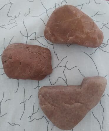 камни для аквариума: Фиолетовые камни. - Формы и размеры разные — от небольших овальных до — 2