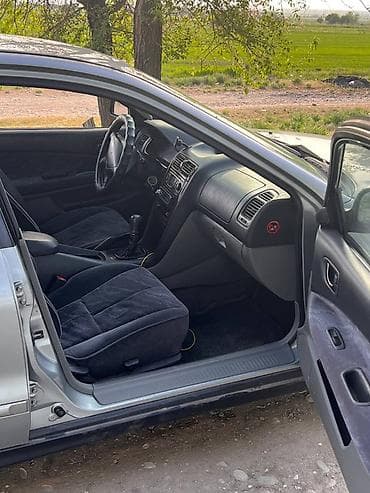 sonata 2017: Mitsubishi Galant: 1998 г., Ручные, Бензин, Седан — 3