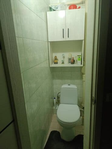 дом п манас: Продаю! 2 комнатную квартиру под бизнес. Пересечения улиц Молодая — 7