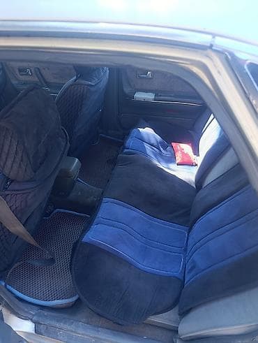 Унаа сатуу: Mazda 626: 1989 г., 2 л, Кол менен иштөөчү, Бензин, Лифтбек — 6