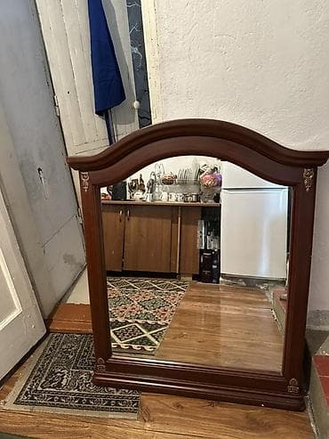 Зеркало настенное/трюмо в классическом стиле. Высота 1.04м Длинна