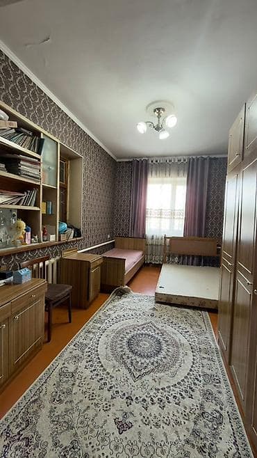 пригородный дом: Просторный кирпичный жилой дом с большим двором и благоустроенной — 10