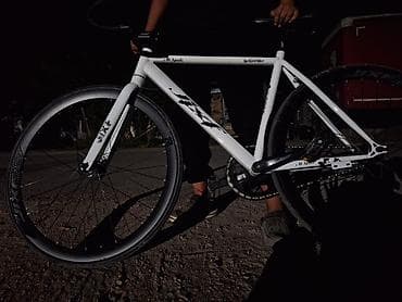 Фикс-байк/трековый велосипед LXF (fashion bike) в белом цвете с