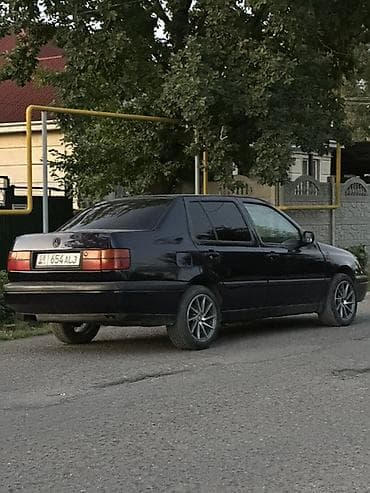 дверь форестер: Volkswagen Vento: 1993 г., 1.8 л, Механика, Бензин, Седан — 5