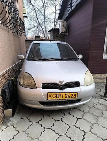 Toyota Vitz: 2000 г., 1 л, Автомат, Бензин, Хэтчбэк