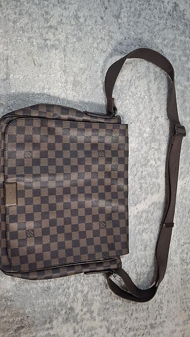 Барсетки: Барсетка Louis Vuitton, оригинал. Внутри присутствует серийный код — 1