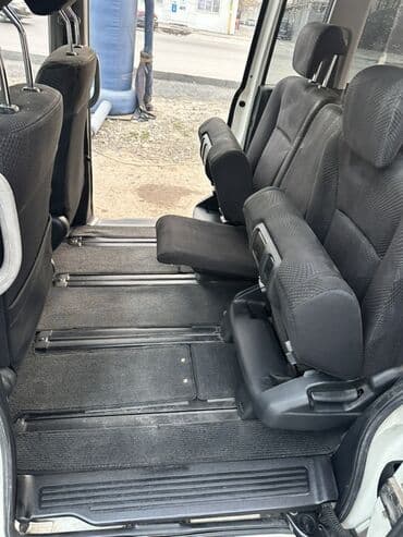 срочно продам авто в связи с переездом: Honda Stepwgn: 2010 г., 2 л, Автомат, Бензиновая, Минивэн — 10