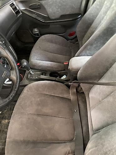 hunda: Hyundai Elantra: 2001 г., Механика, Бензин, Седан — 5
