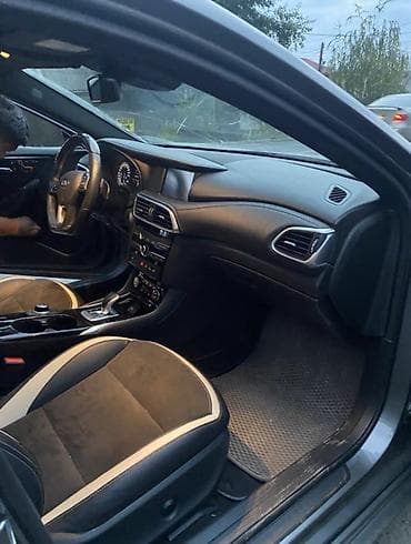Продажа авто: Infiniti : 2019 г., 0.2 л, Автомат, Бензин, Хэтчбэк — 4
