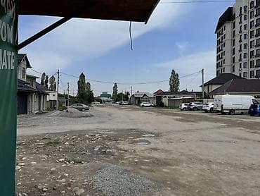 продаю дом васток 5: Дом с 5 комнатами, 8 соток участком и двором. Дом кирпичный. Близко к — 7
