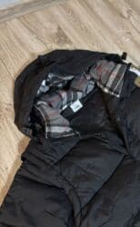 спортивные пуховики: Новая куртка жилетка 2в1, размер xl, цена 2500с — 3