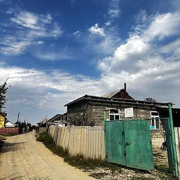 выход к речке: Продаётся дом. Үй сатылат гес 6, дача энергетик. Кызыл китеп, куплю — 2