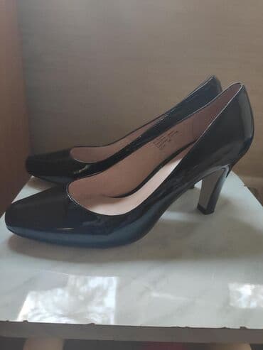 туфли черные с открытым носиком: Продаю отличные лакированные туфли, покупала в Баскони,38 размер — 1